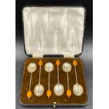 Cased silver coffee bean spoons. Birmingham 1932. Total weight 35gms.Condition ReportGood
