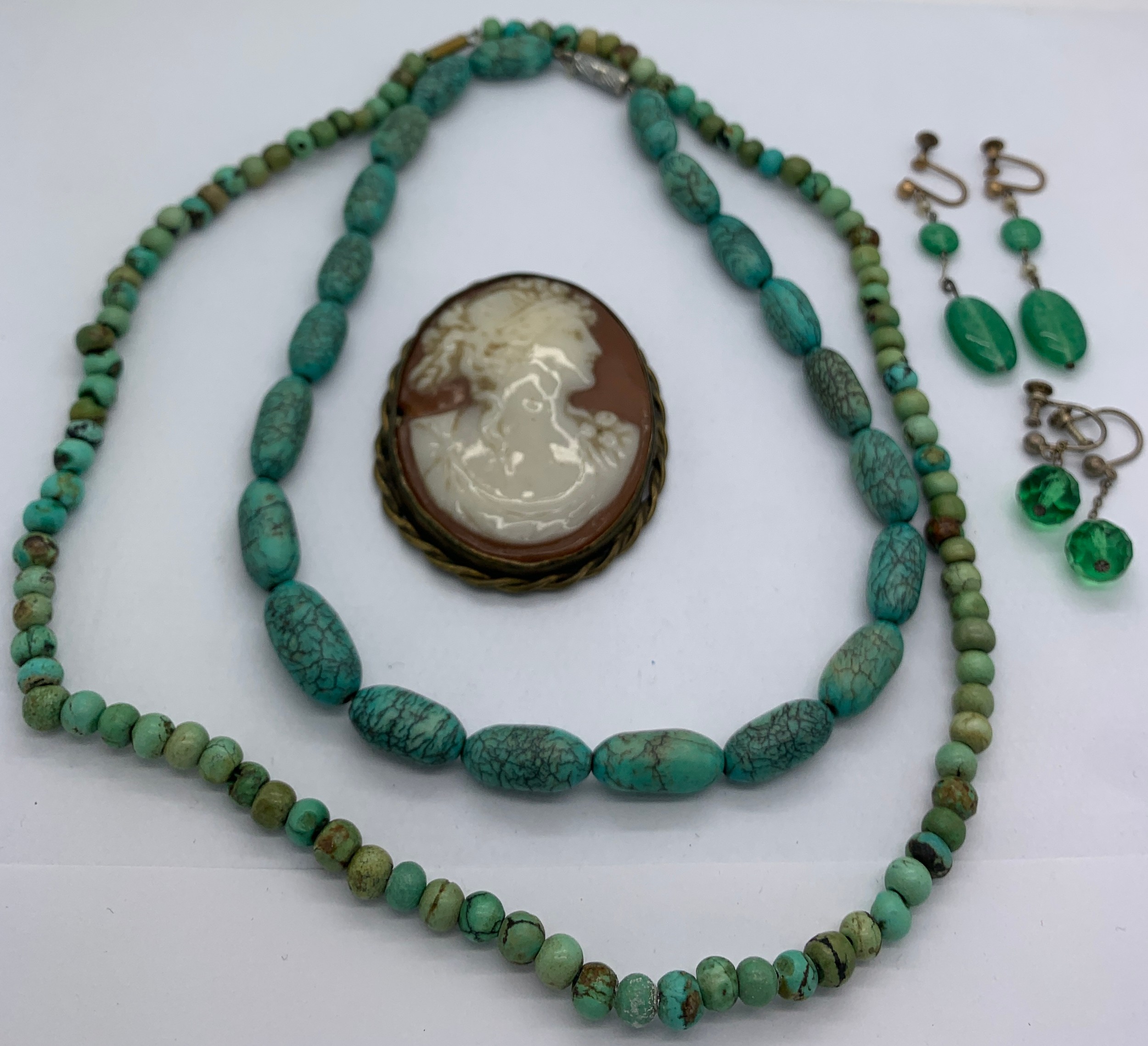 Vintage jewellery to include two turquoise bead necklaces, hallmarked silver clover brooch with gree - Image 2 of 5