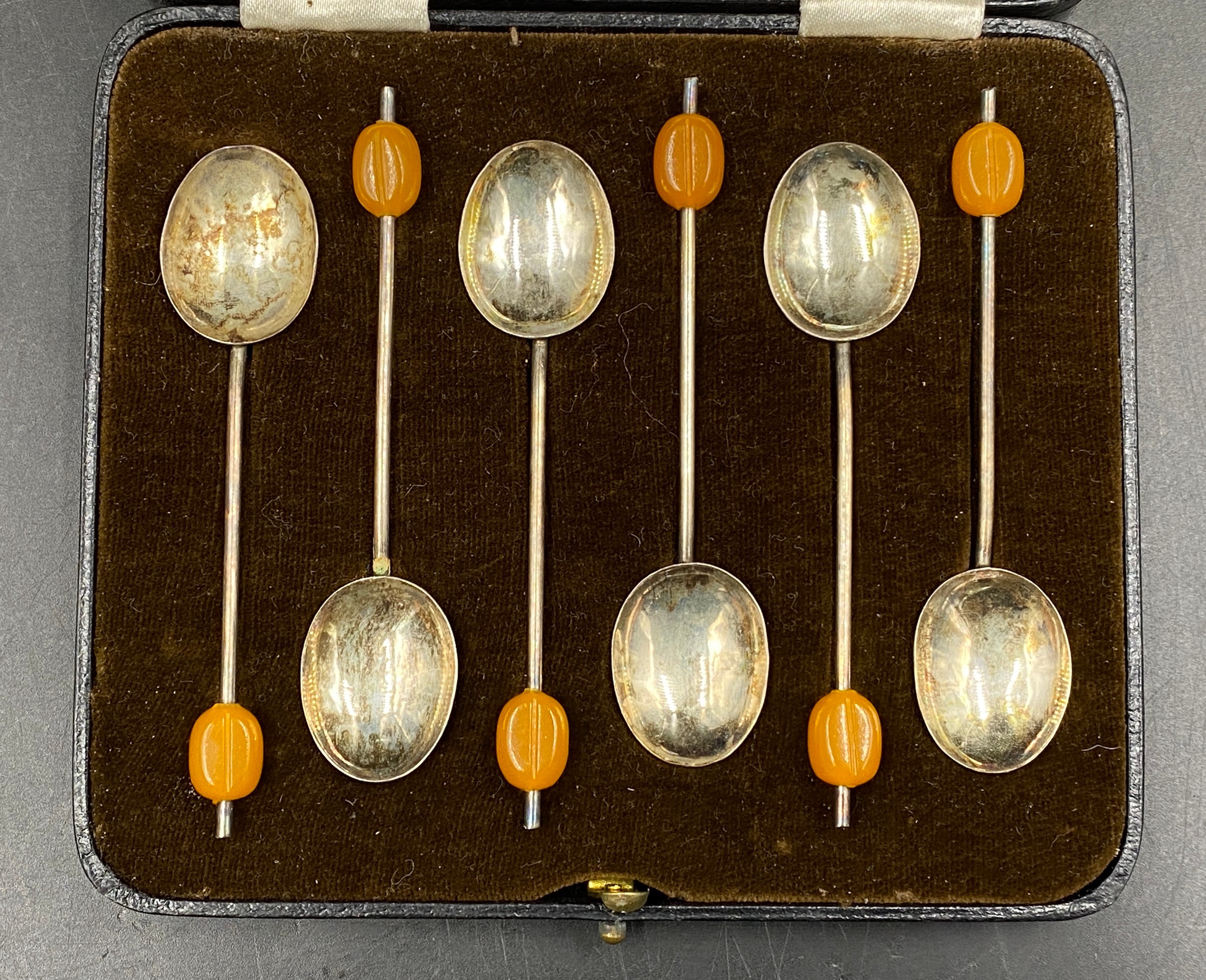 Cased silver coffee bean spoons. Birmingham 1932. Total weight 35gms.Condition ReportGood - Image 2 of 5