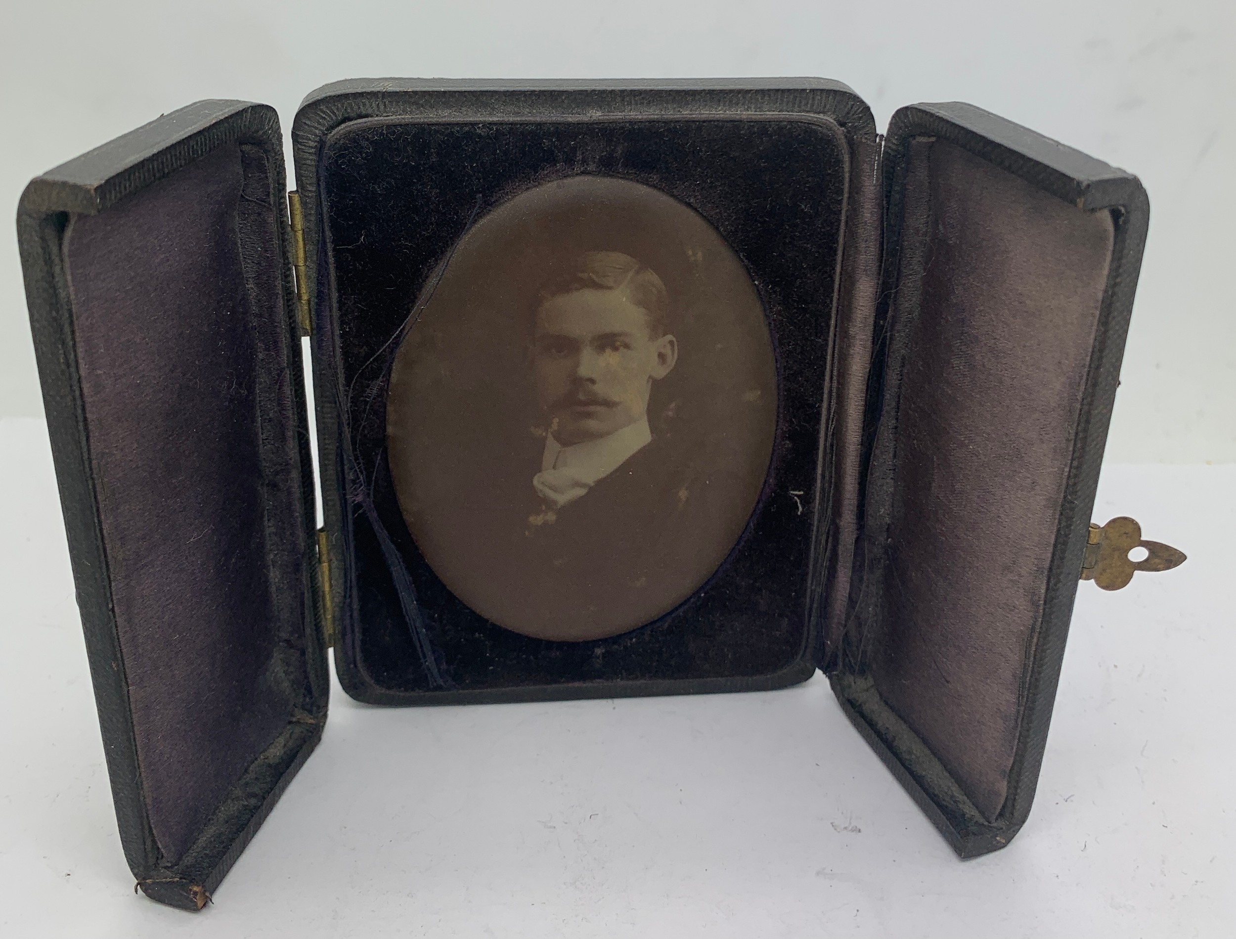 Two hallmarked silver photograph frames , round one Birmingham 1916, 12.5cms d and Birmingham 1919. - Image 2 of 4