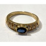 A HIGH QUALITY 18CT YELLOW GOLD SAPPHIRE & DIAMOND BOMBAY STYLE RING, an Italian piece of