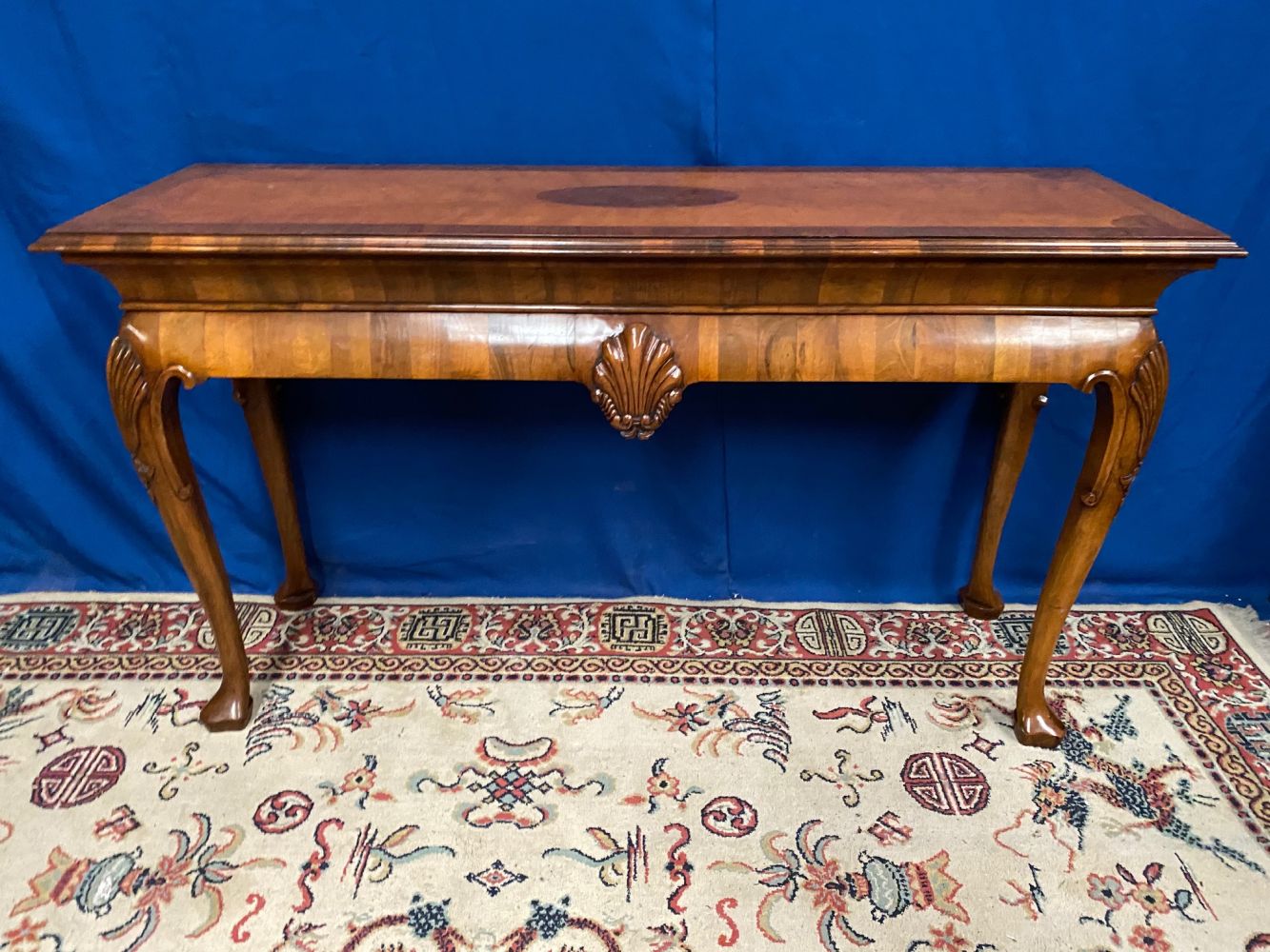 A VERY FINE GEORGE I STYLE WALNUT CONSOLE / HALL / SERVER TABLE, with cross-banded rectangular top - Image 5 of 9