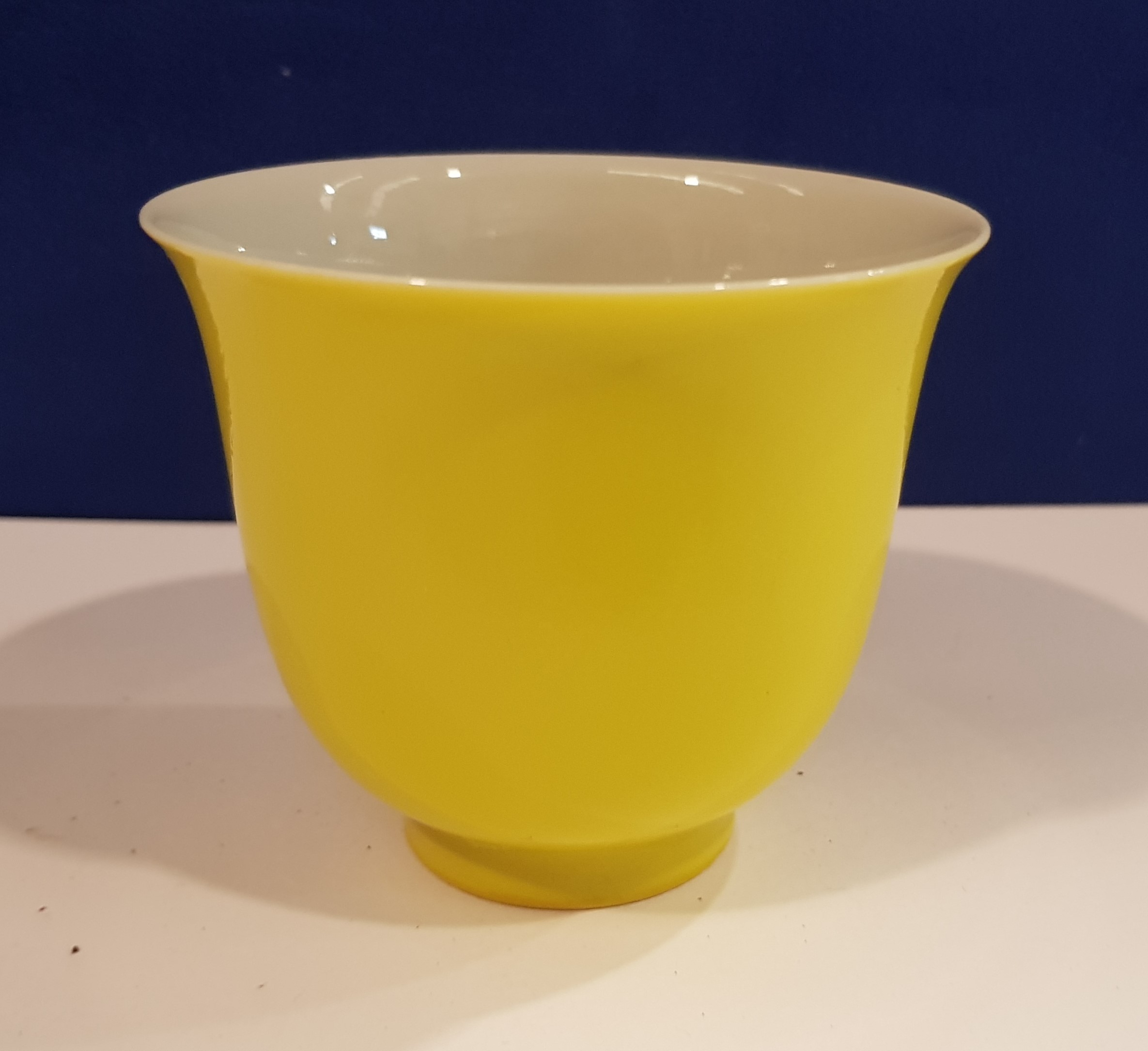 A CHINESE PORCELAIN YELLOW GLAZED TEA BOWL AND SAUCER, both with six character to base, saucer - Image 9 of 12