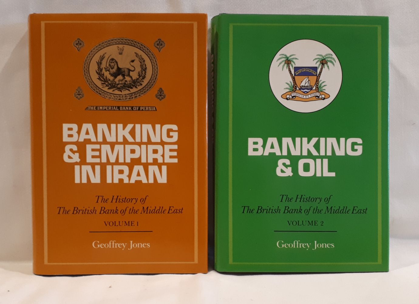 A MIXED BOOK LOT: Selection of books on the Middle East, includes Owen, Roderic, The Golden - Image 4 of 4