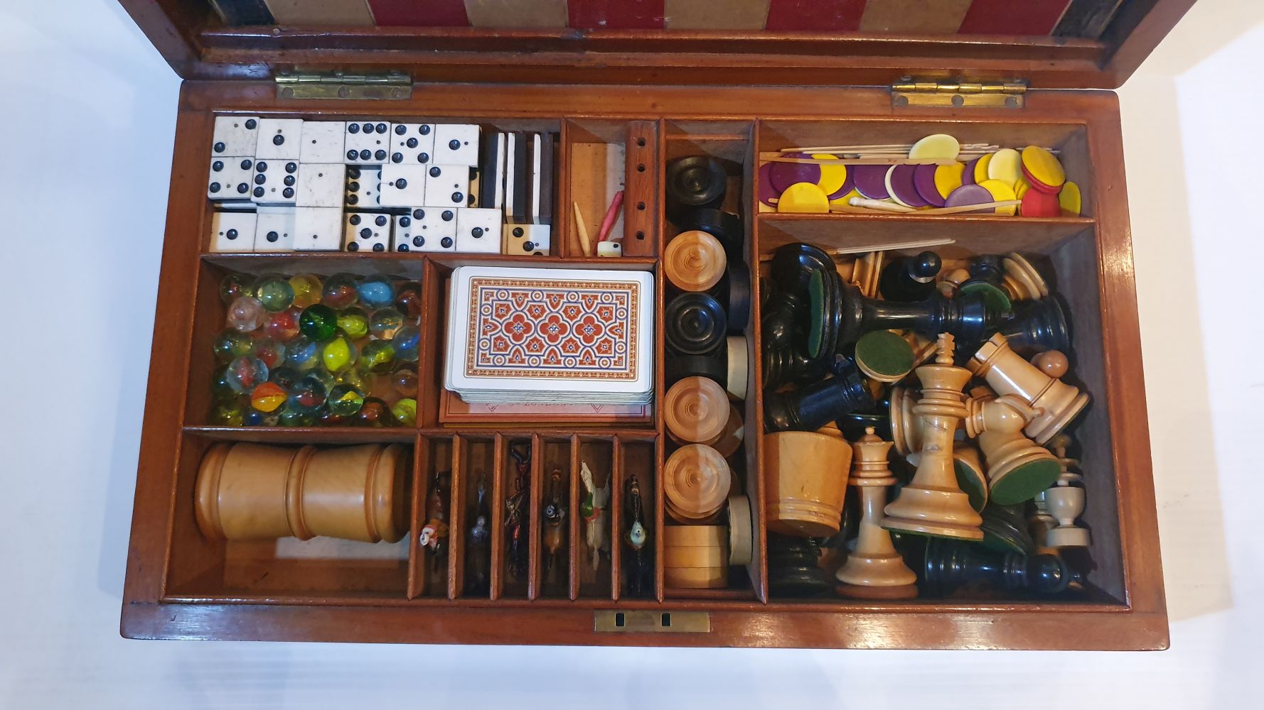A RARE 19TH CENTURY MAHOGANY GAMES BOX, including contents, with chess, draughts, 3 board games - Image 3 of 5