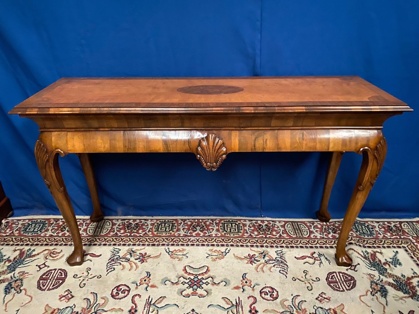 A VERY FINE GEORGE I STYLE WALNUT CONSOLE / HALL / SERVER TABLE, with cross-banded rectangular top