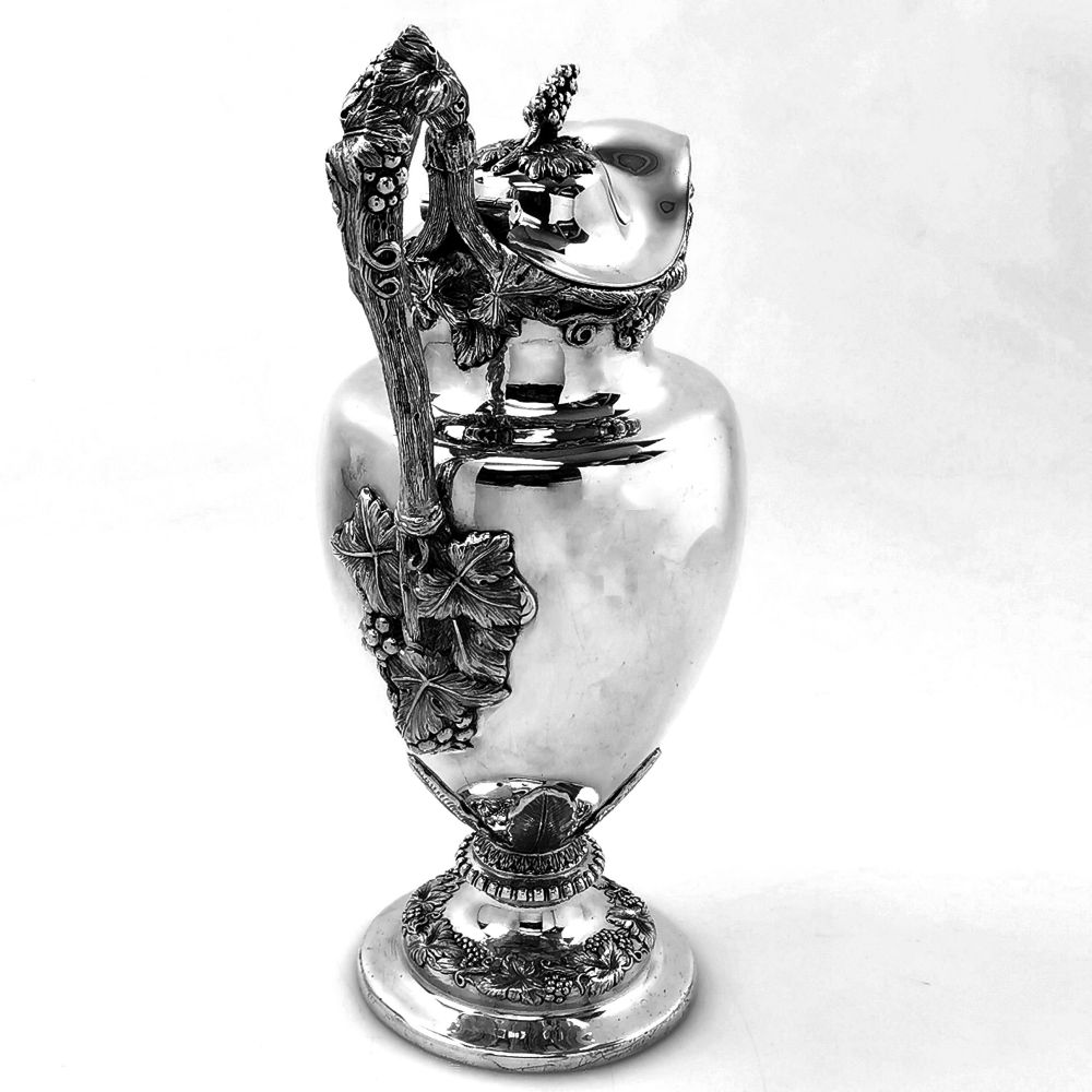 A WILLIAM IV STERLING SILVER CLARET JUG / WINE DECANTER, Dublin, Ireland, 1832 Weight – 934g / 30. - Image 2 of 5