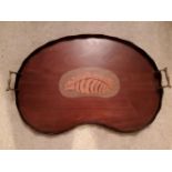 A VERY GOOD QUALITY VICTORIAN MAHOGANY KIDNEY SHAPED TRAY, with inlaid detail of a conch shell to