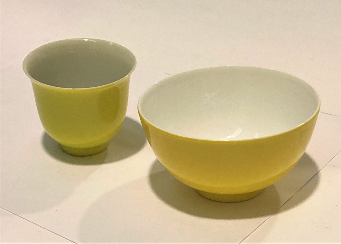 A CHINESE PORCELAIN YELLOW GLAZED TEA BOWL AND SAUCER, both with six character to base, saucer - Image 4 of 12