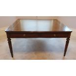 A VERY FINE WILLIAM IV STYLE 20TH CENTURY MAHOGANY COFFEE TABLE,