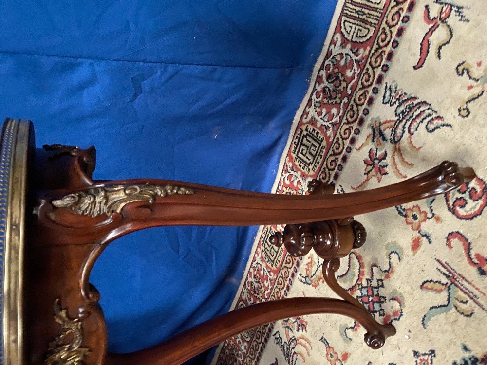 A GOOD QUALITY PAIR OF VICTORIAN MAHOGANY JARDINIÉRE STANDS, eac - Image 5 of 6