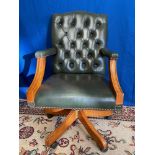 A GOOD QUALITY BUTTON BACKED LEATHER DESK / OFFICE CHAIR, adjusta