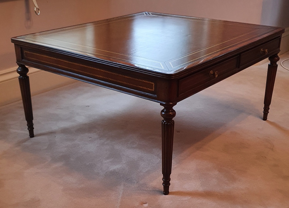 A VERY FINE WILLIAM IV STYLE 20TH CENTURY MAHOGANY COFFEE TABLE, - Image 4 of 8