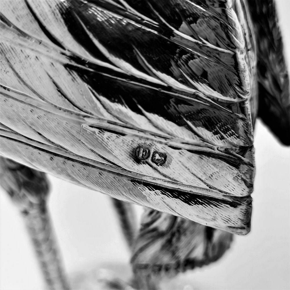 AN IMPRESSIVE LATE 19TH CENTURY SILVER MODEL OF A CRANE / HERON, - Image 6 of 6