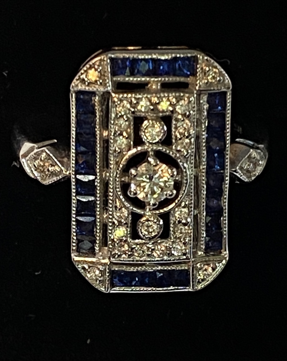 AN 18CT WHITE GOLD ART DECO CEYLON SAPPHIRE & DIAMOND RING, the r - Image 2 of 5