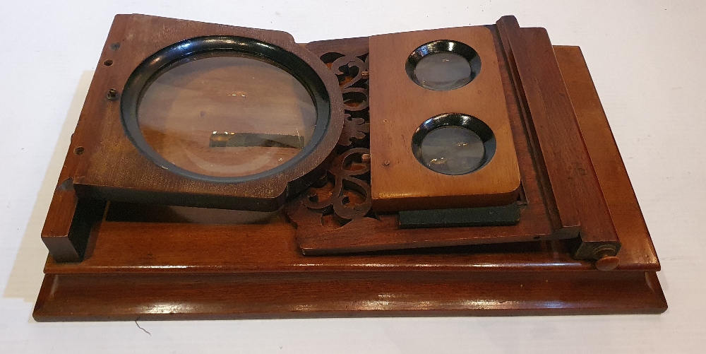 A 19TH CENTURY MAHOGANY STEREO-GRAPHOSCOPE, with beautiful fret w - Image 4 of 4