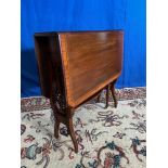 A MAHOGANY INLAID DROP LEAF SUTHERLAND TABLE, crossbanded top wit