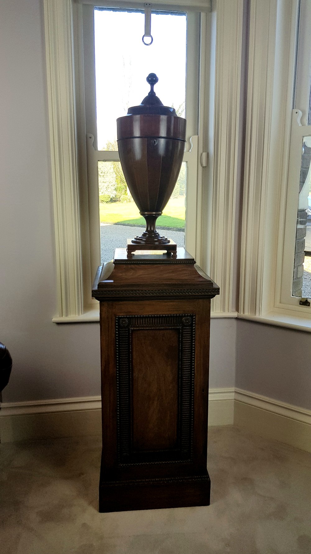 A PAIR OF VERY FINE LATE 19TH CENTURY MAHOGANY CUTLERY PEDESTALS, - Image 8 of 9