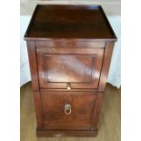 A VERY FINE GEORGE III REGENCY PERIOD MAHOGANY BEDSIDE CABINET, circa 1810, with a raised three