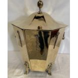 A VERY GOOD QUALITY BRASS VICTORIAN COAL BUCKET, octagonal in shape, with a lid, with handles and