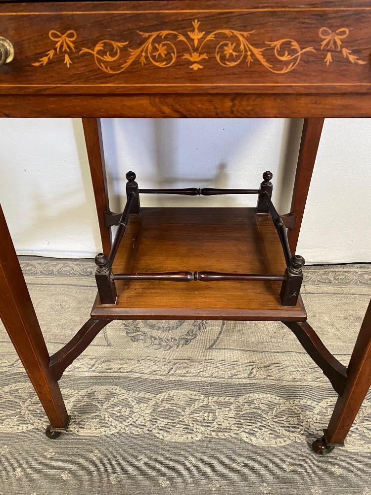 A GOOD QUALITY ROSEWOOD SATINWOOD INLAID ENVELOPE CARD TABLE, top folds out to reveal baize lined - Image 3 of 5