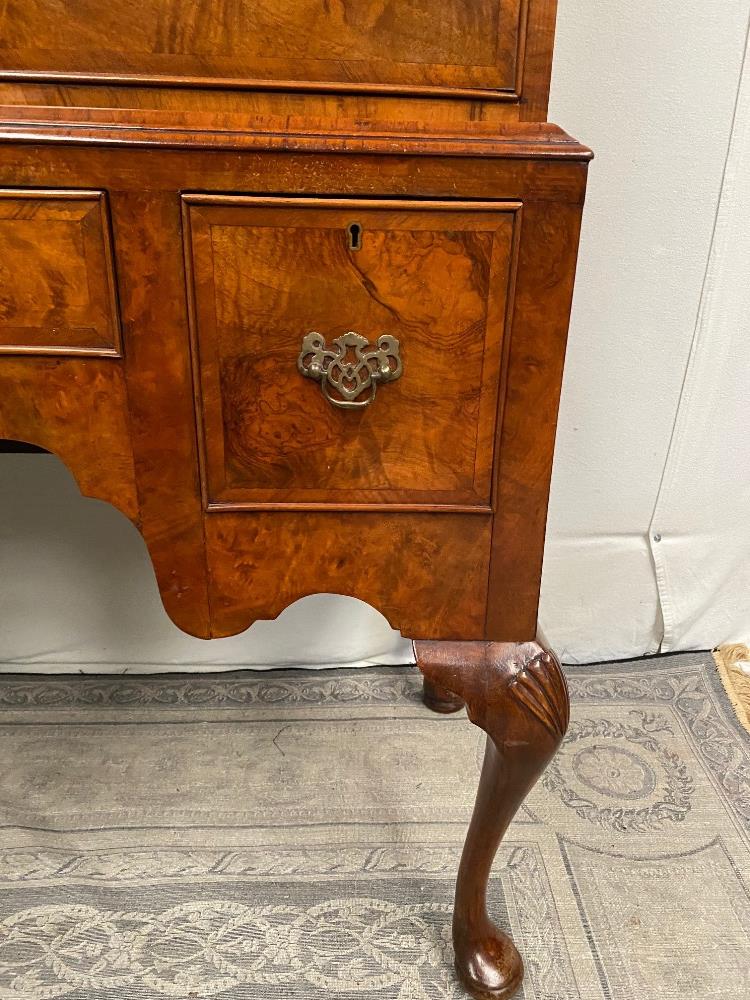 A VERY FINE QUEEN ANNE STYLE WALNUT CHEST ON STAND OR HIGH BOY, with cross-banded detail to the - Image 5 of 6