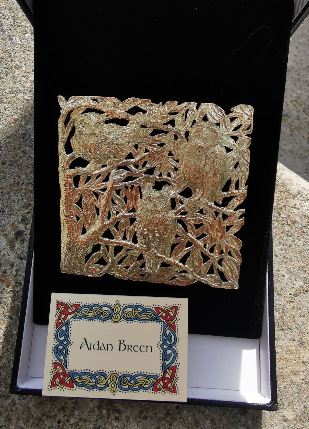 AN AIDAN BREEN THREE OWL BROOCH, handmade in Ireland, with fantastic attention to detail with - Image 5 of 7