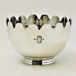 A VERY FINE EARLY 20TH CENTURY IRISH SILVER MONTEITH BOWL, Dublin, 1912 by the maker James