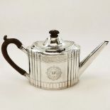 A VERY FINE AND RARE LATE 18TH CENTURY IRISH SILVER TEAPOT, Dublin, date letter of Z for 1796, maker