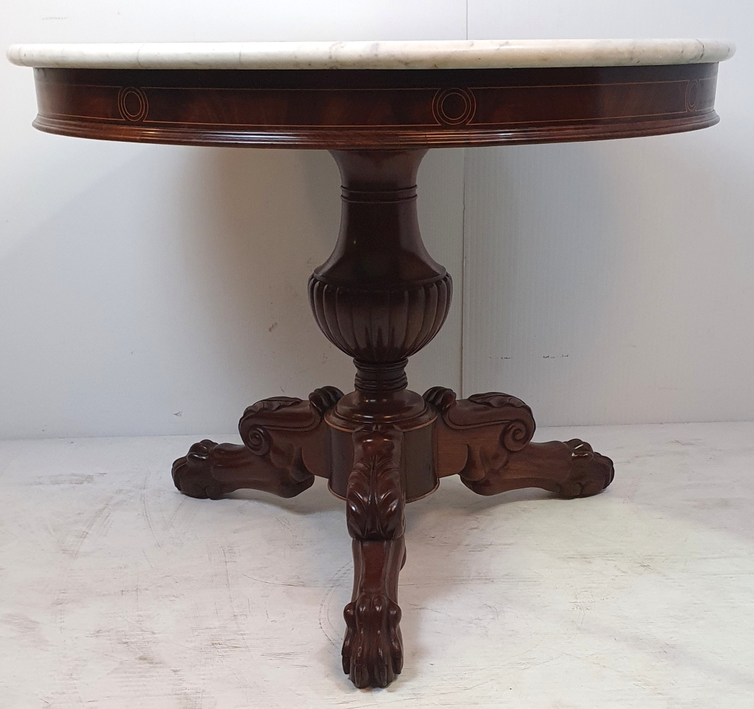 A VERY FINE 19TH CENTURY MAHOGANY MARBLE TOPPED CENTRE ‘GUERIDON’ TABLE, the white marble top sits u - Image 2 of 3