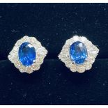A BEAUTIFUL PAIR OF 18CT WHITE GOLD SAPPHIRE AND DIAMOND ART DECO STYLE CLUSTER EARRINGS, sapphire w