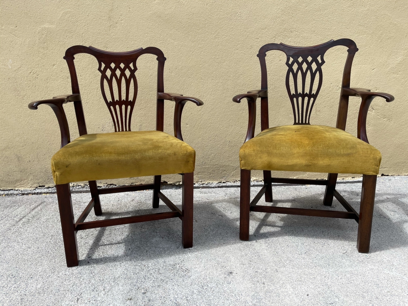 A FINE PAIR OF IRISH MAHOGANY ARM CHAIRS, with shaped crest rail over a pierced splat back, each wit - Image 2 of 5