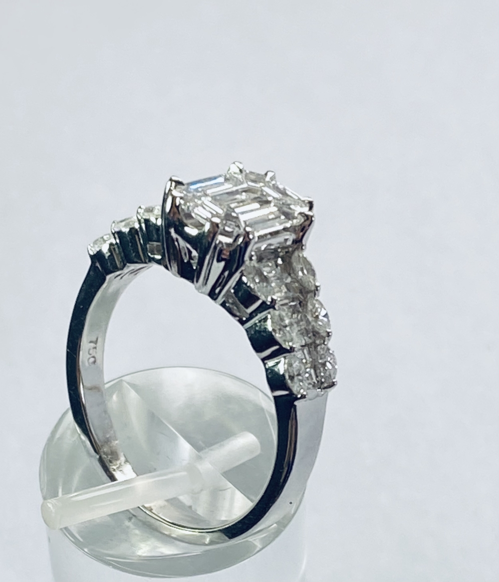 A STUNNING 18CT WHITE GOLD BAGUETTE DIAMOND RING, the baguettes are complimented by marquise diamond - Image 5 of 7