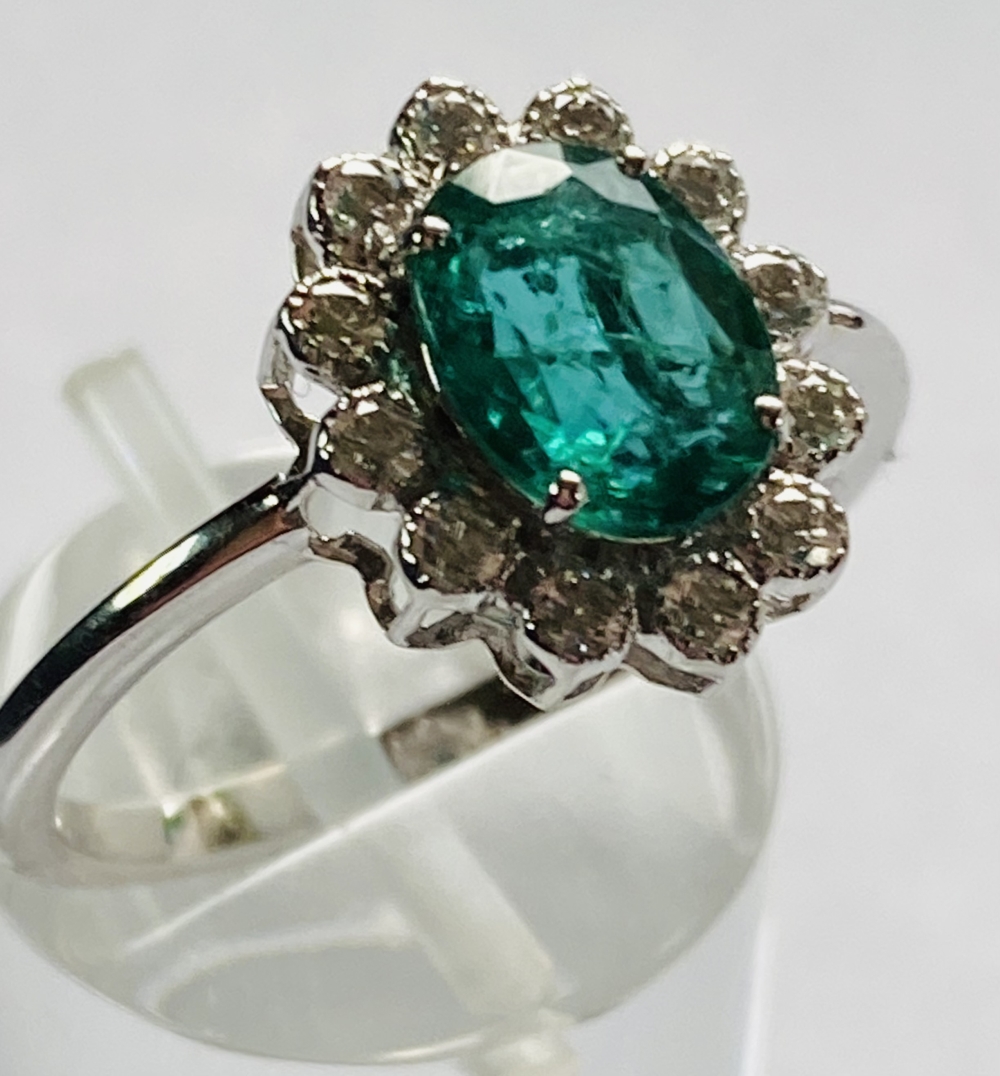 A BEAUTIFUL 18CT WHITE GOLD COLUMBIAN EMERALD AND DIAMOND CLUSTER RING, a wonderful handmade ring of - Image 7 of 8