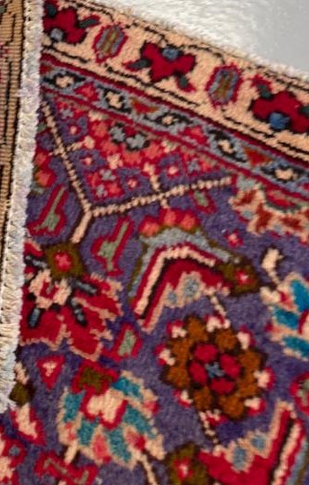 A PERSIAN TABRIZ CARPET, hand woven in Maragha, Azerbaijan Province, Iran c.1950. Material: hand spu - Image 4 of 4