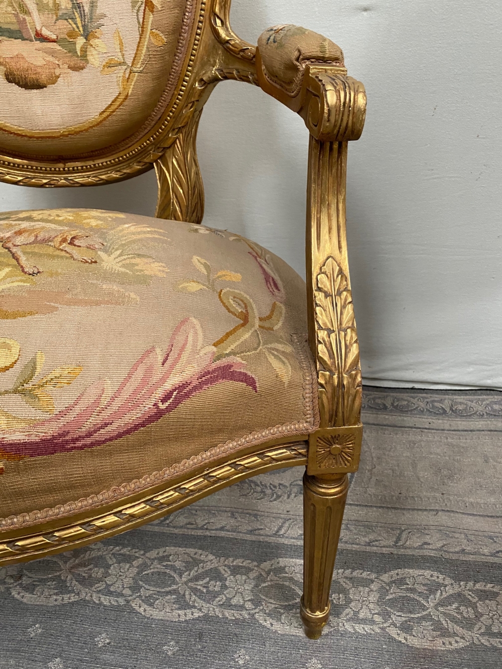 A PAIR OF GILT LOUIS XVI STYLE ARMCHAIRS with oval shaped back rests having ribbon detail to the edg - Image 6 of 8