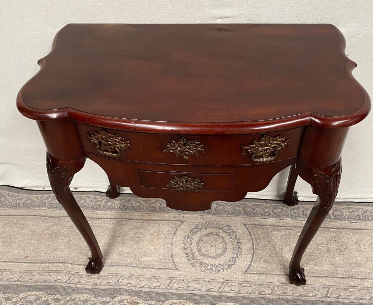 A VERY FINE REGENCY MAHOGANY LOW BOY, of nice neat proportions, with serpentine shaped top and sligh - Image 2 of 7