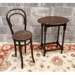 A MIXED LOT TO INCLUDE AN EARLY 20TH CENTURY OAK BARLEY TWIST TABLE ALONG WITH AN IRISH BENTWOOD CHA