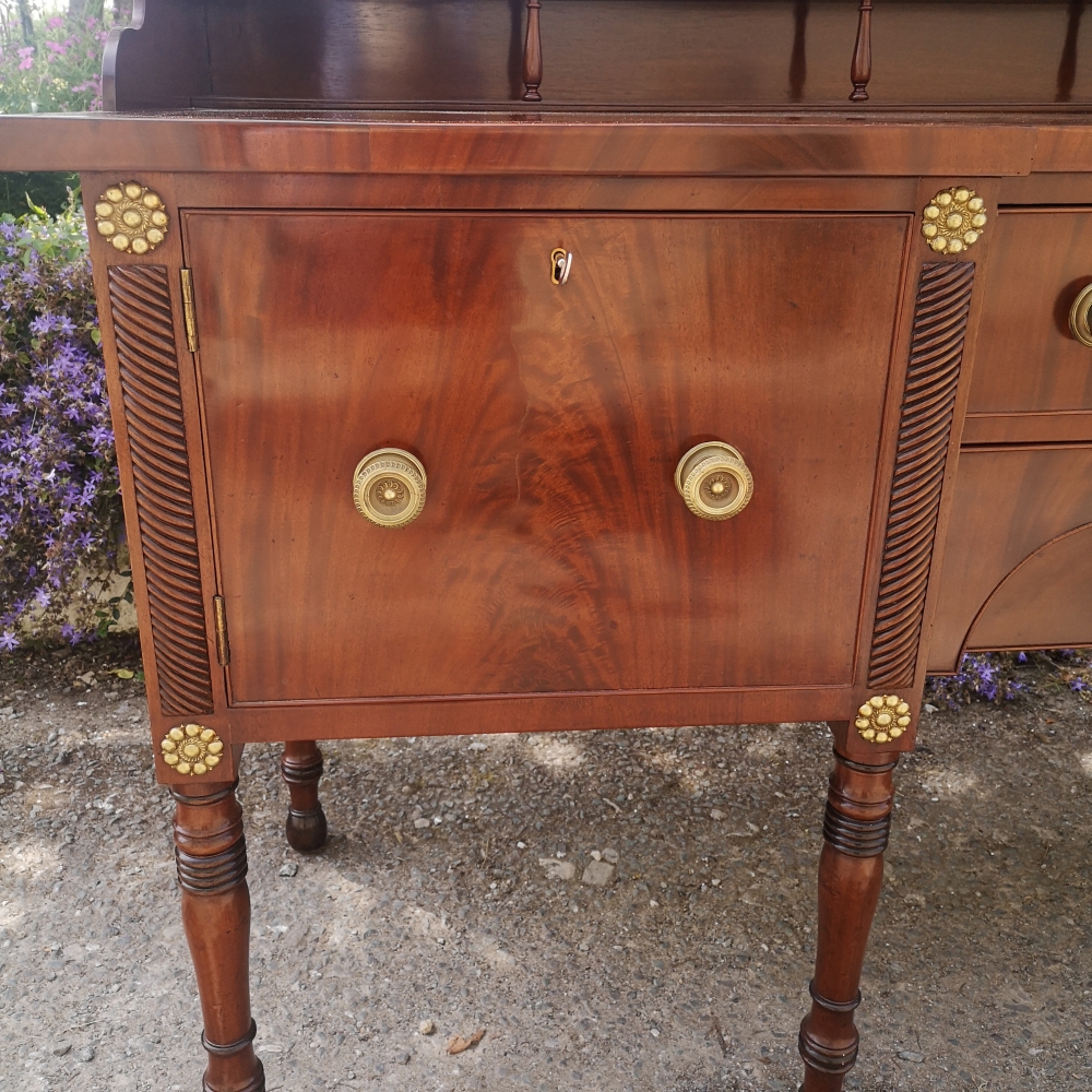 A VERY FINE 19TH CENTURY IRISH, CORK, REGENCY MAHOGANY SERVING TABLE, this is a fully restored piece - Image 3 of 11