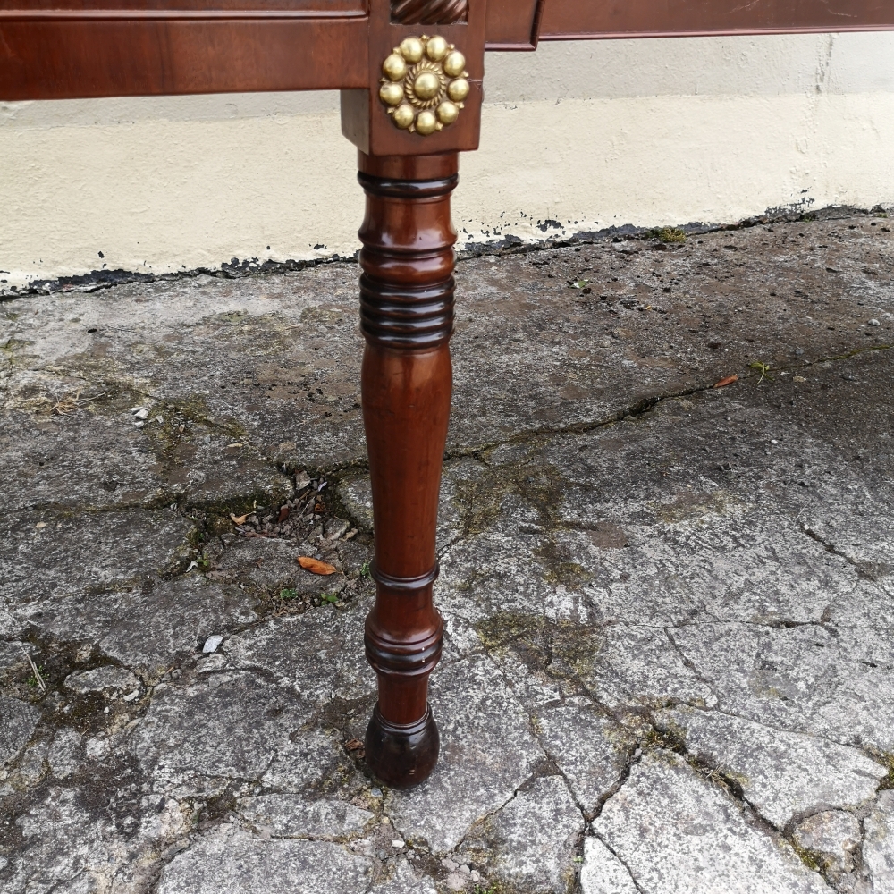 A VERY FINE 19TH CENTURY IRISH, CORK, REGENCY MAHOGANY SERVING TABLE, this is a fully restored piece - Image 8 of 11