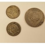 A MIXED COIN LOT, (i) AN 1893 ONE SHILLING PIECE, weight: 5.24g, (ii) A 1940 3 pence piece (iii) A 1