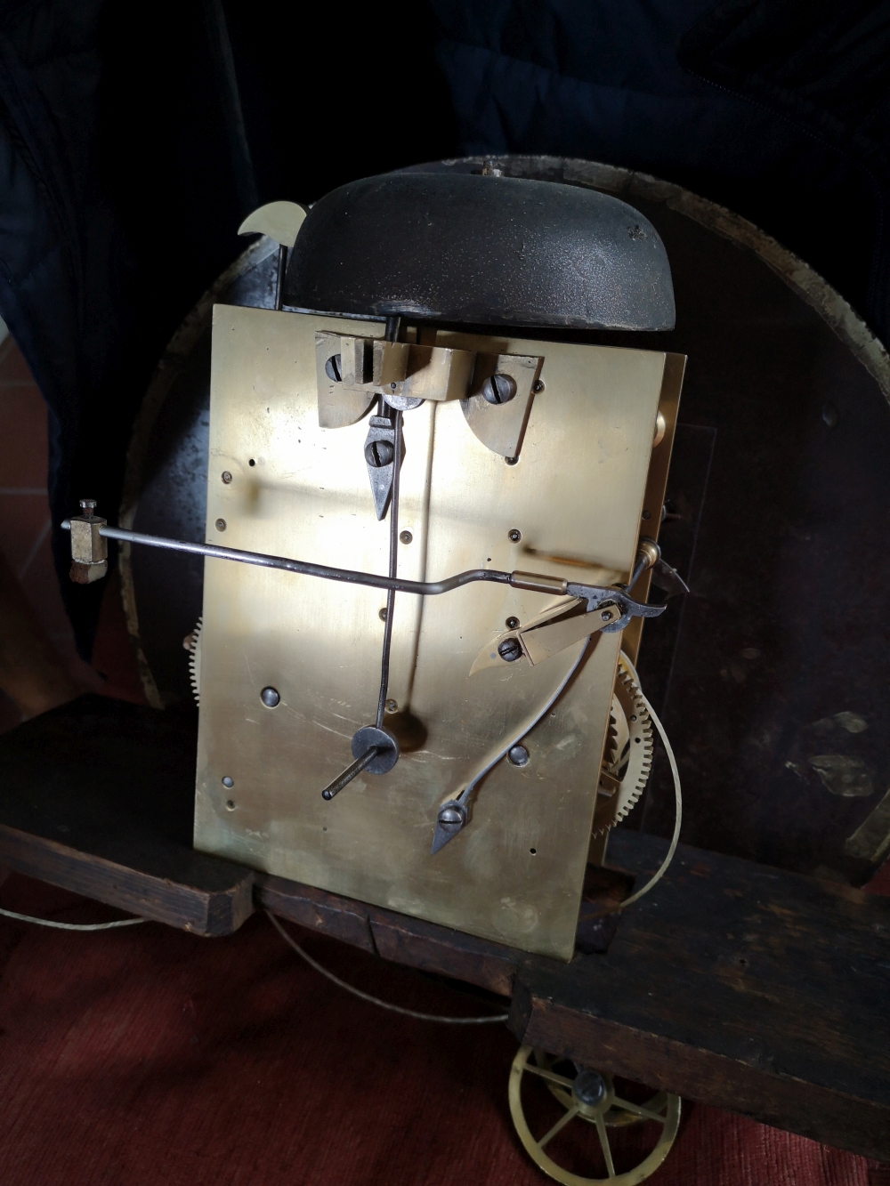 A VICTORIAN OAK CASED PROVINCIAL DOMESTIC REGULATOR GRANDFATHER CLOCK, name on the clock face: L. E. - Image 7 of 7