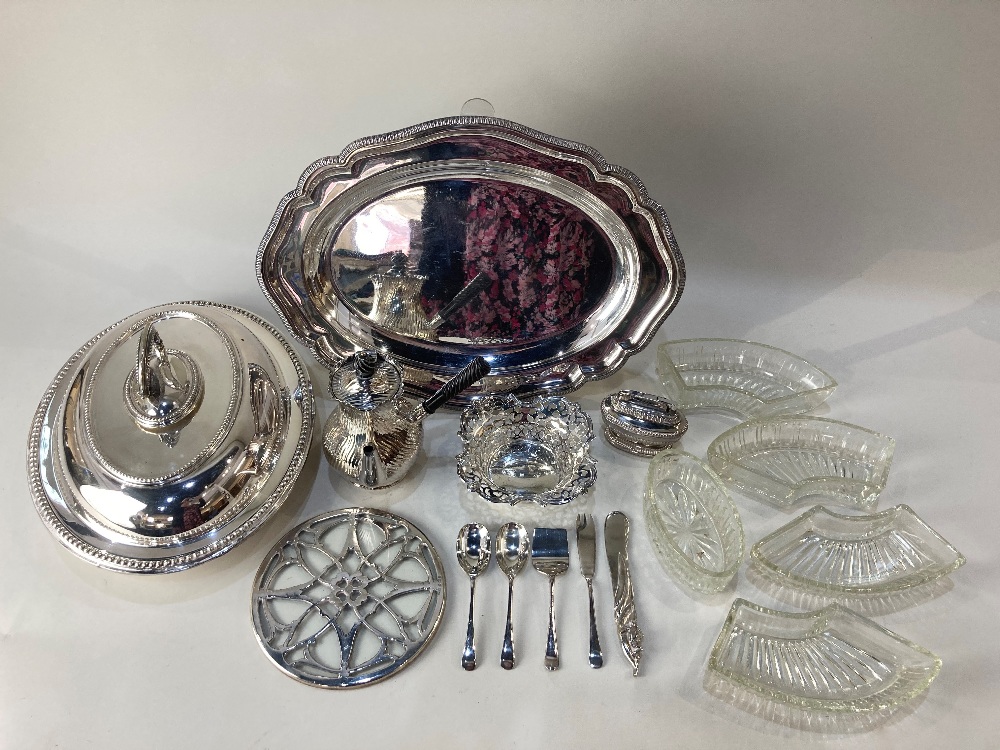 A George V silver and glass trivet, maker Docker & Burn Ltd, Birmingham 1924, together with a