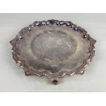 An Elizabeth II silver salver, maker Francis Howard Ltd, Sheffield 1990, with scrolling scalloped