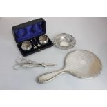 A cased pair of George V silver salt cruets and two salt spoons maker John Millward Banks Birmingham