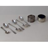 A set of five late Victorian silver coffee spoons London 1900, circular demi-fluted salt cruet