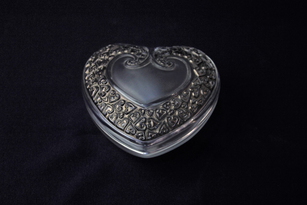 A Lalique frosted and stained glass heart shaped box, 11cm