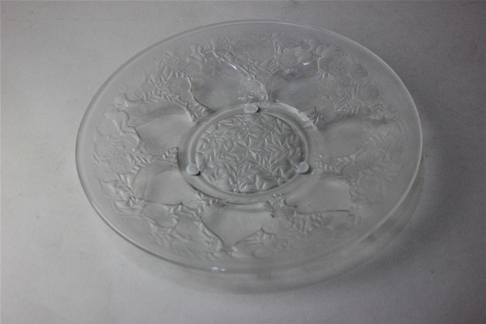 An R Lalique 'Vases' coupe clear and frosted glass plate, 23.5cm