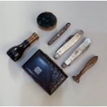 A Victorian silver bladed fruit knife with mother of pearl handle, two other penknives, two seal