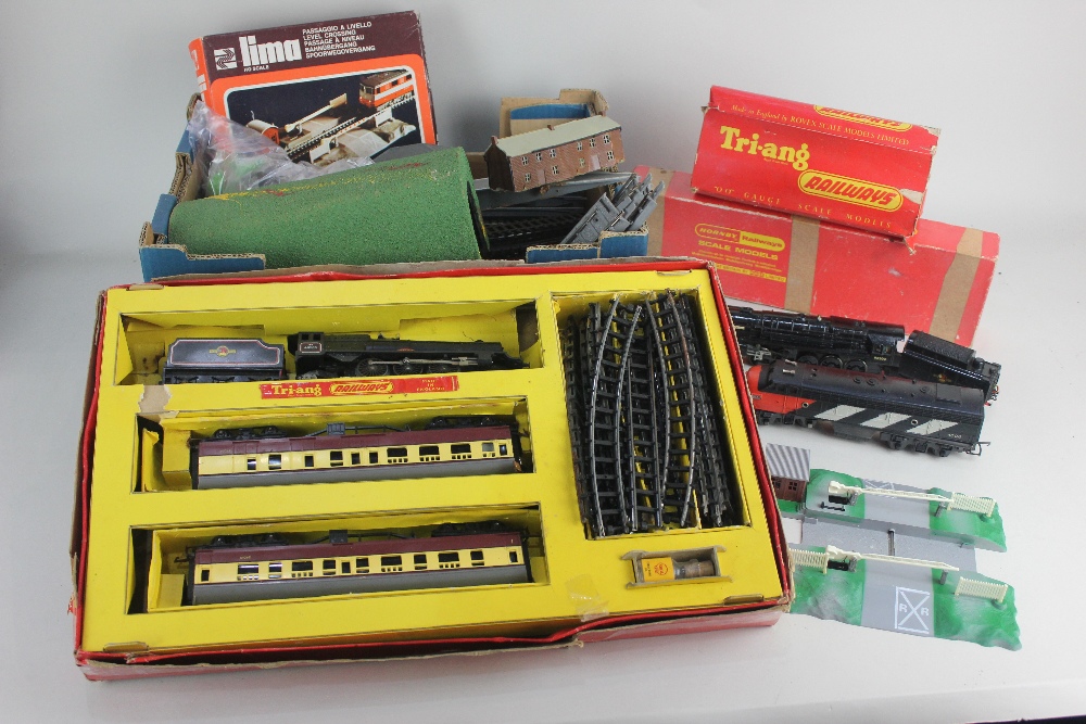 A Tri-ang 00/H0 electric model railway train set to include a Princess Victoria locomotive, boxed,